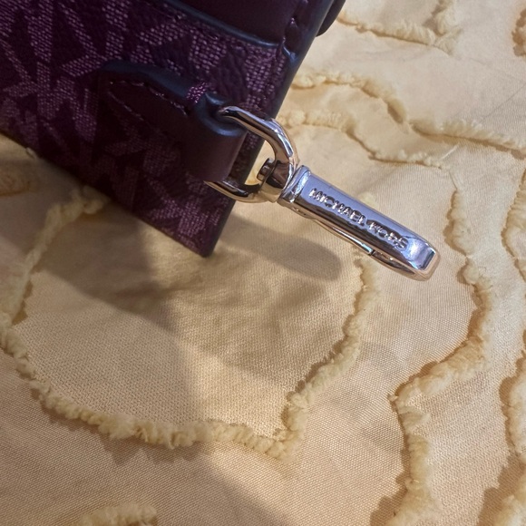 Michael Kors Plum Monogram Coin wallet - Picture 5 of 8